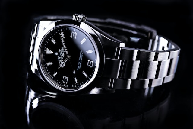 Here Is How To Distinguish A Fake Rolex From a Real One